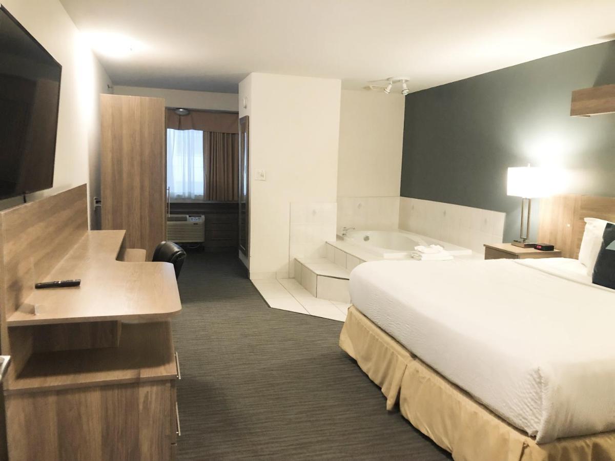 King Room Jacuzzi Tub,1333075433:JPEG